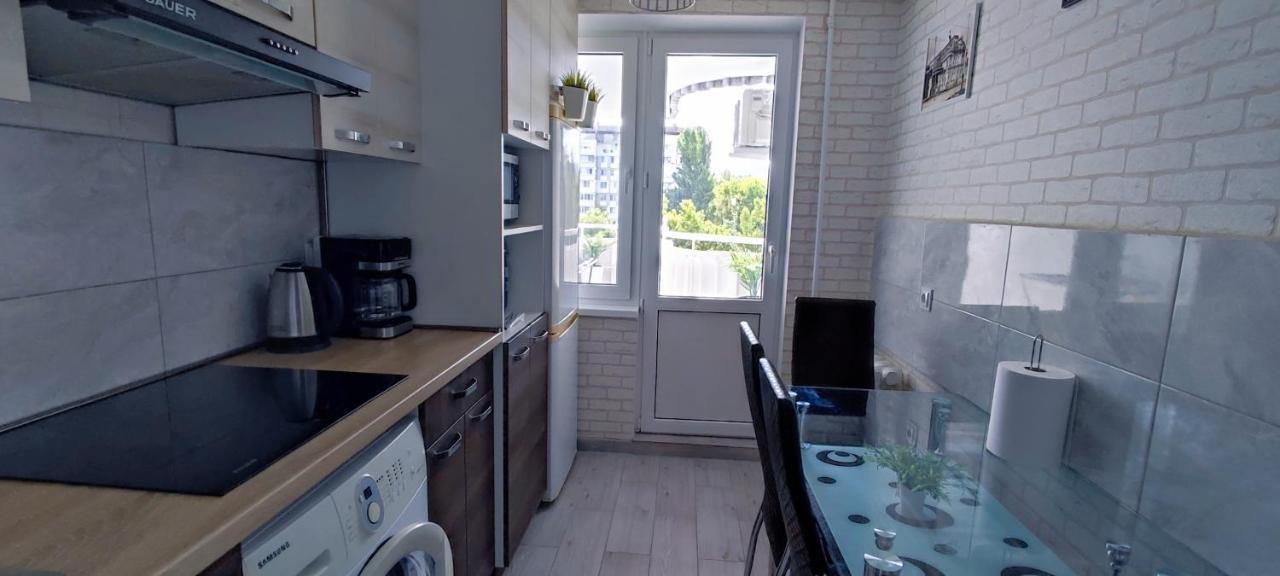 Large Apartment Near The Airport And City Center Kischinau Exterior foto
